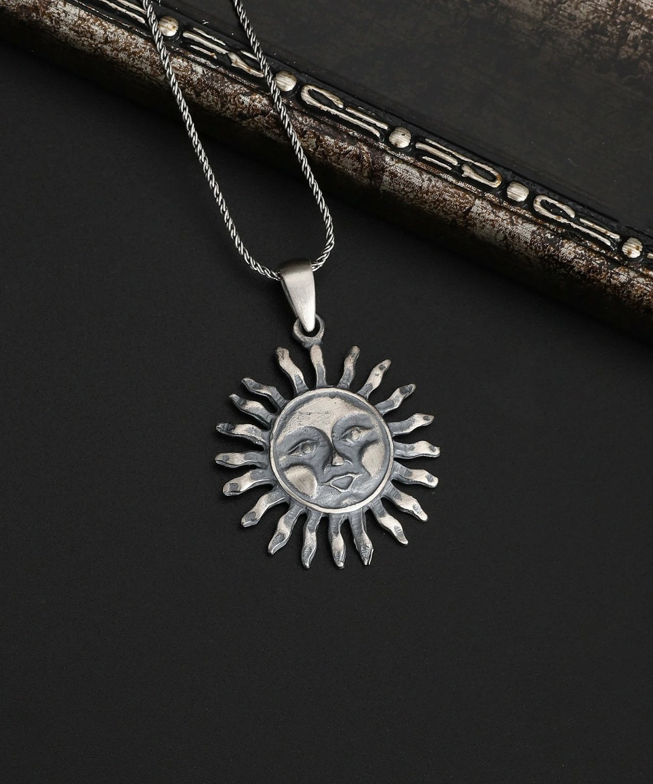 Varëse argjendi Jumeon, AOKL2198