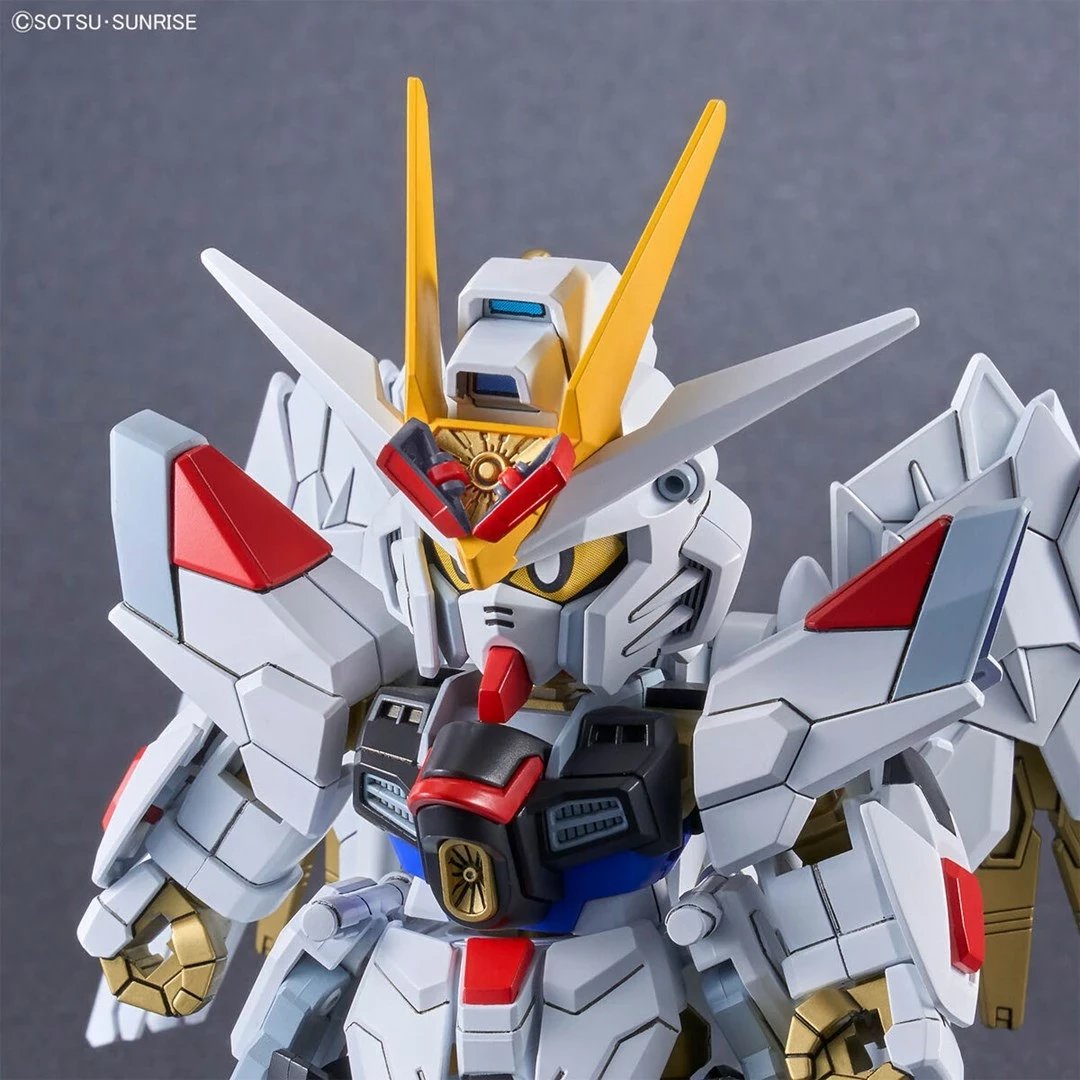 Model lodër Bandai SDCS Mighty Strike Freedom Gundam, për koleksionistë