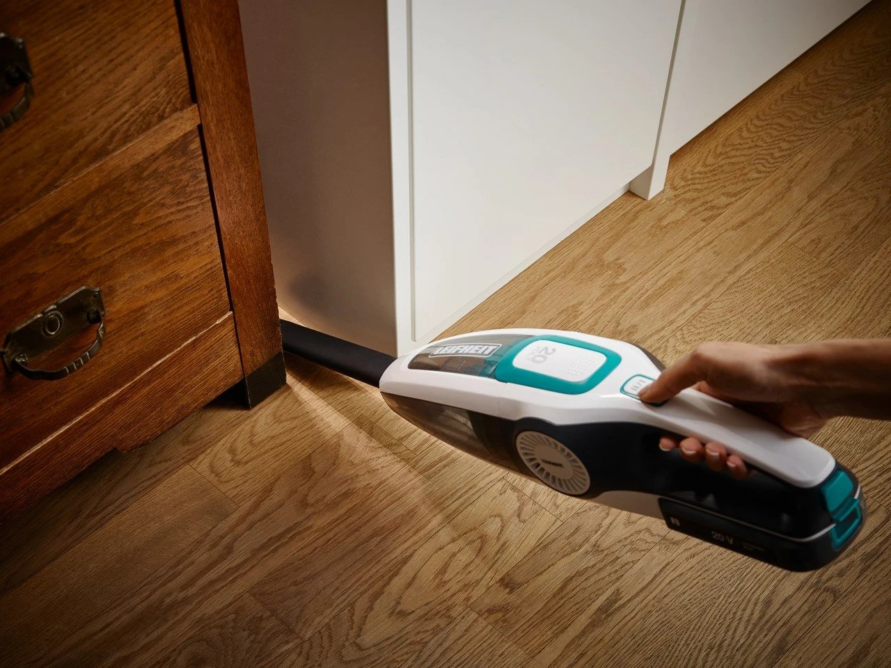 Fshesë elektrike pa kabllo Leifheit PowerVac 2in1, 20V, pa qese, bardhë/kaltër Fshesë elektrike pa kabllo Leifheit PowerVac 2in1, 20V, pa qese, bardhë/kaltër