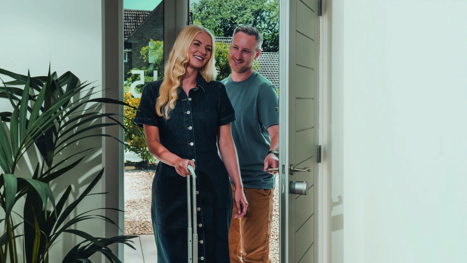 Kyç smart Yale Linus L2 Lite, kompatibil me Matter, Auto-Unlock & KeySense, 3x CR123A, për cilindër Euro Profile, argjendtë