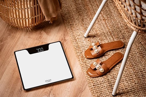 Peshore banjoje, Adler, AD 8174, kapacitet 180 kg, ekran LED, platformë xham i temperuar 6 mm 300x300 mm, e bardhë