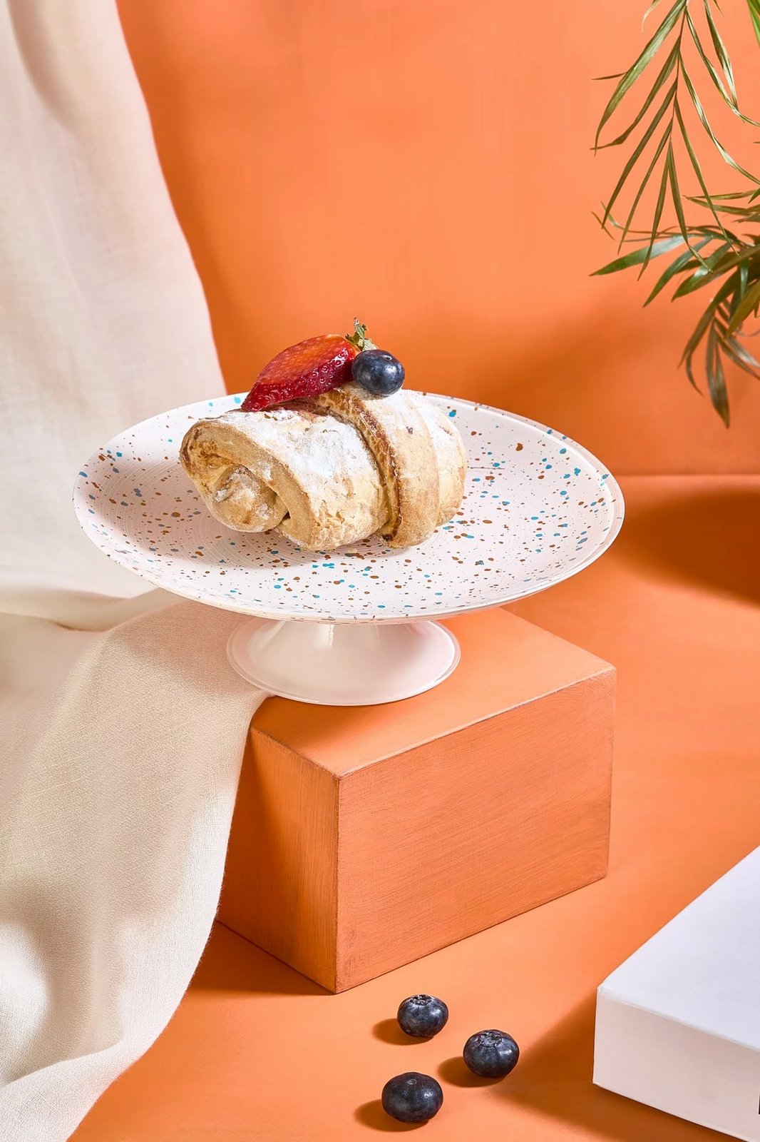 Pjatë për servirje ëmbëlsirash Hermia, Punti 21, e bardhë