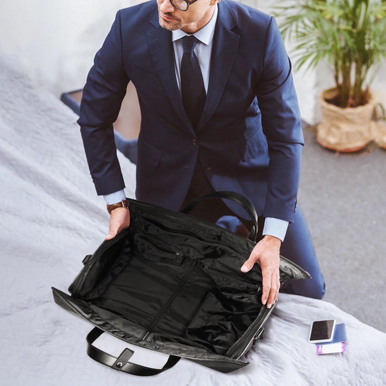 Çantë udhëtimi Wozinsky Premium, 45L, me xhep të lagësht, e zezë Çantë udhëtimi Wozinsky Premium, 45L, me xhep të lagësht, e zezë