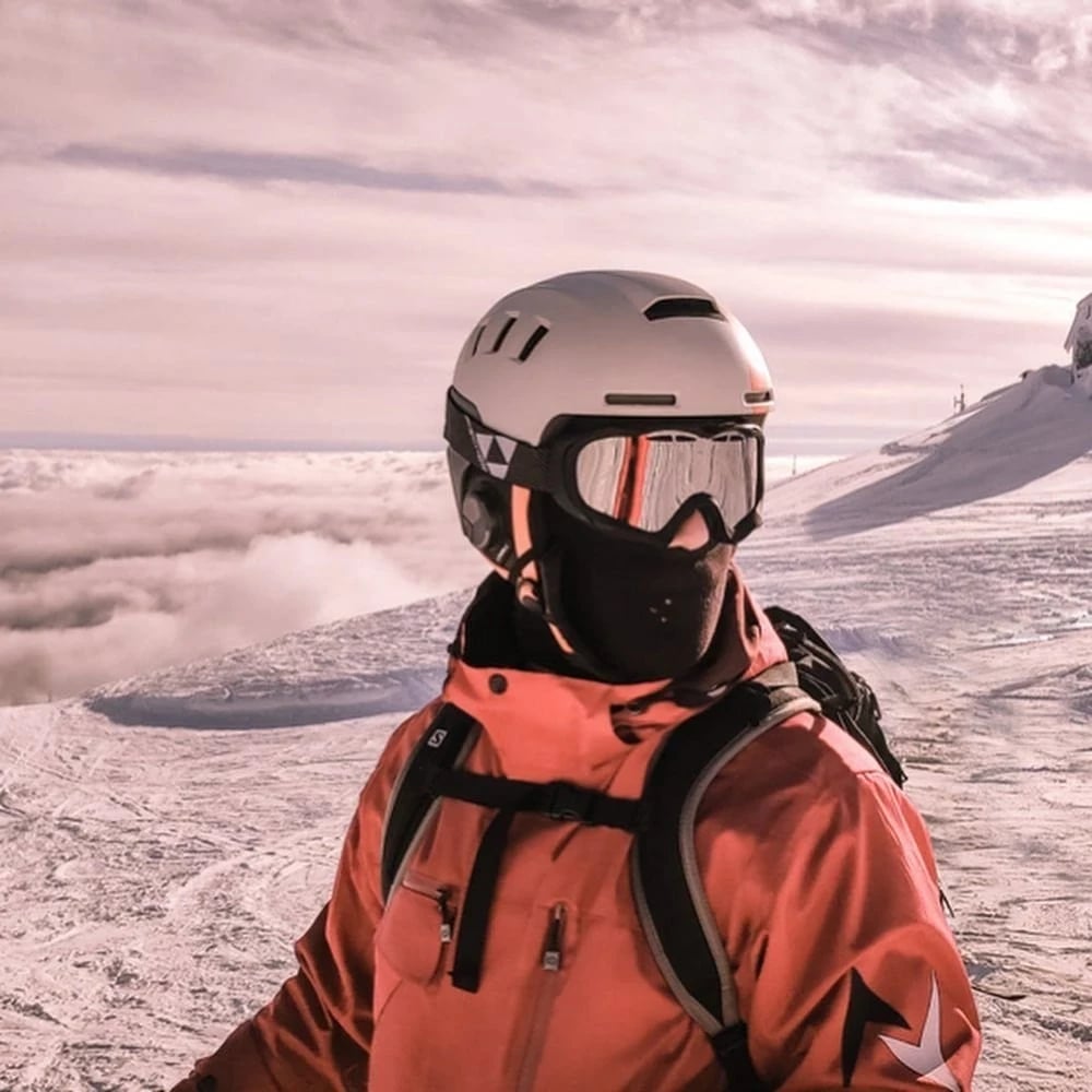 Helmetë ski Livall RS1 Bluetooth PTT Alert SOS, e bardhë, M