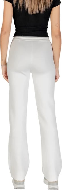 Pantallona Guess Active femra të bardha Pantallona Guess Active femra të bardha