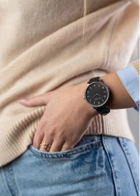 Orë dore për femra Paul Lorens, e zezë