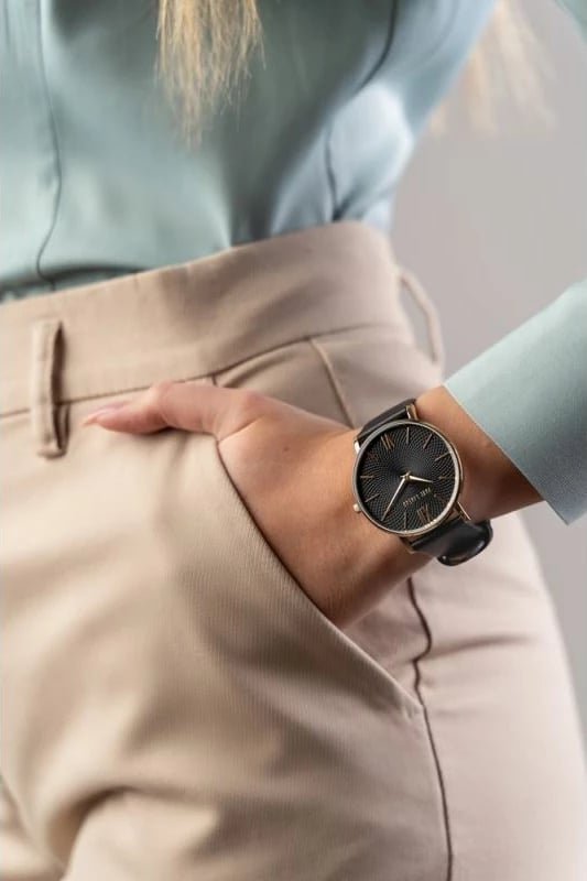 Orë dore për femra Paul Lorens, e zezë