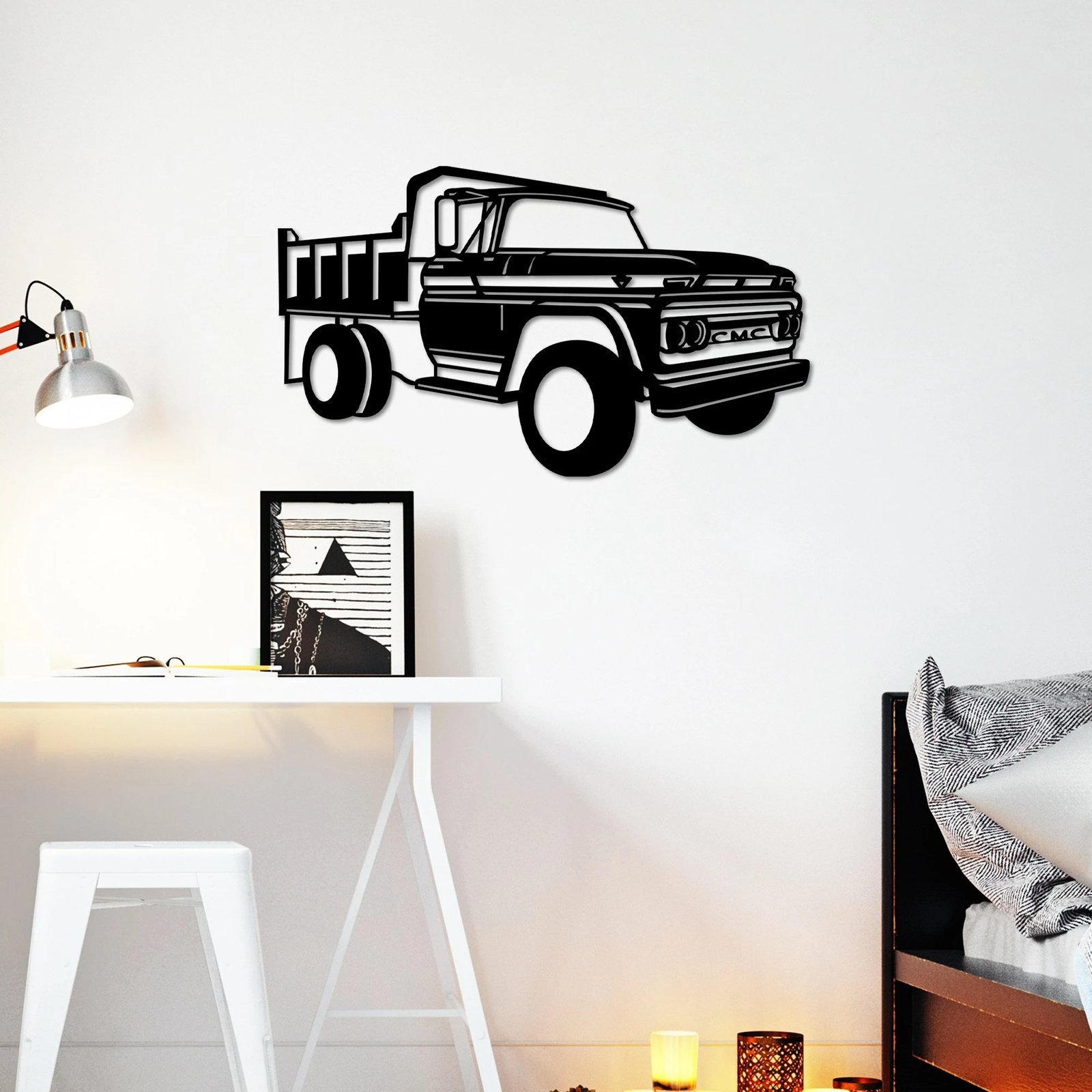 Aksesor dekorativ muri prej metali, kamion GMC 1962, ngjyrë e zezë, 60x35cm