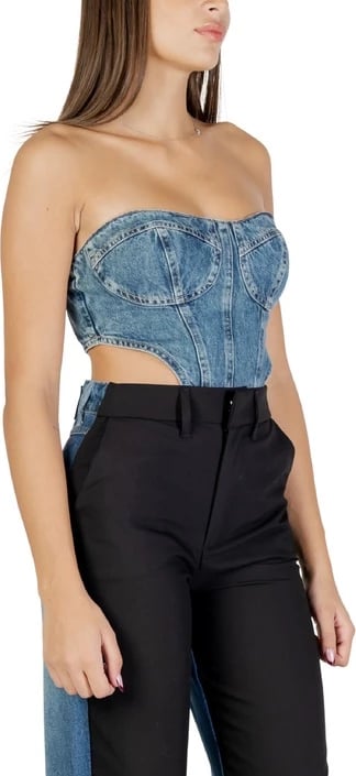 Top femra Colcci, e kaltër e çelët