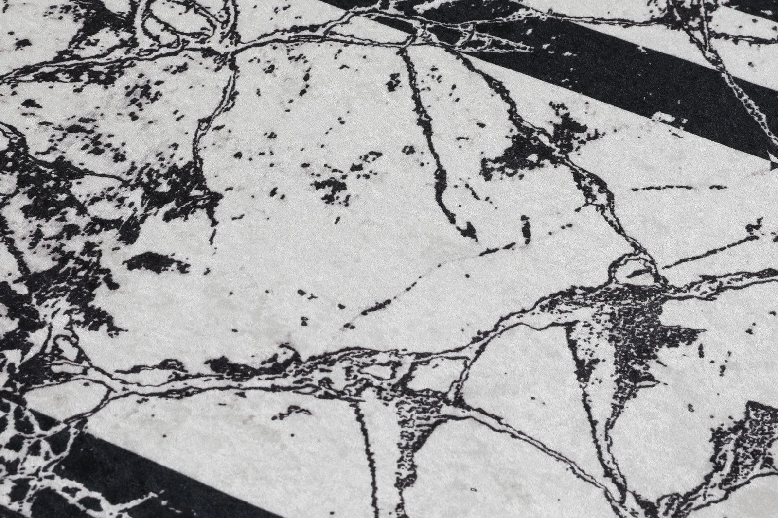 Tapet për banjo, Mijölnir, marmor, e zezë dhe e bardhë, 70x120cm