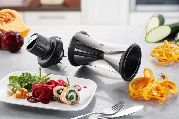 Prerëse perimesh GEFU SPIRELLI XL, manuale, plastike/çelik inox, e zezë