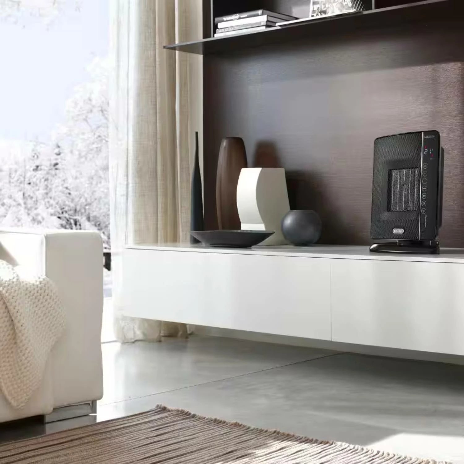 Ngrohës me ventilator, DeLonghi, DCH7993ER.BC, 2400 W, për dhoma deri 70 m³, funksion Eco, i zi