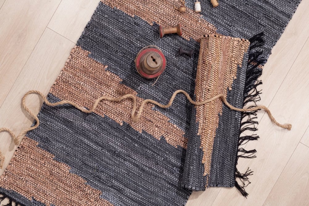 Qilim Fume, lëkurë, ngjyrë gri-bezhë, 60x90cm