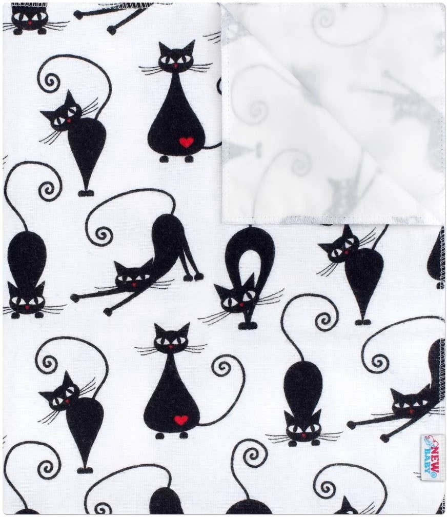 Pelenë flanel e papërshkueshme nga uji, NEW BABY, 57x47 cm, e bardhë me mace të zeza, 1 copë