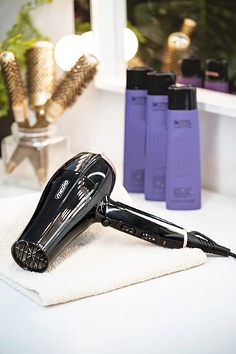 Tharëse flokësh, Adler MS 2249, 2000W, 2 shpejtësi, 3 temperatura, cool shot, me koncentrator, e zezë