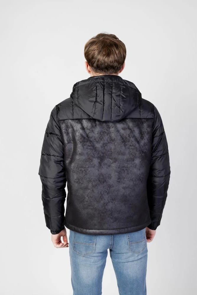 Jakne për meshkuj EA7 Emporio Armani, e zezë