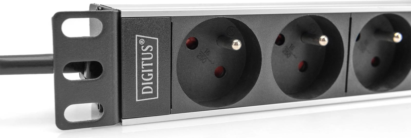 PDU Digitus 1U, 4xCEE7/5, 230V/16A, e zezë