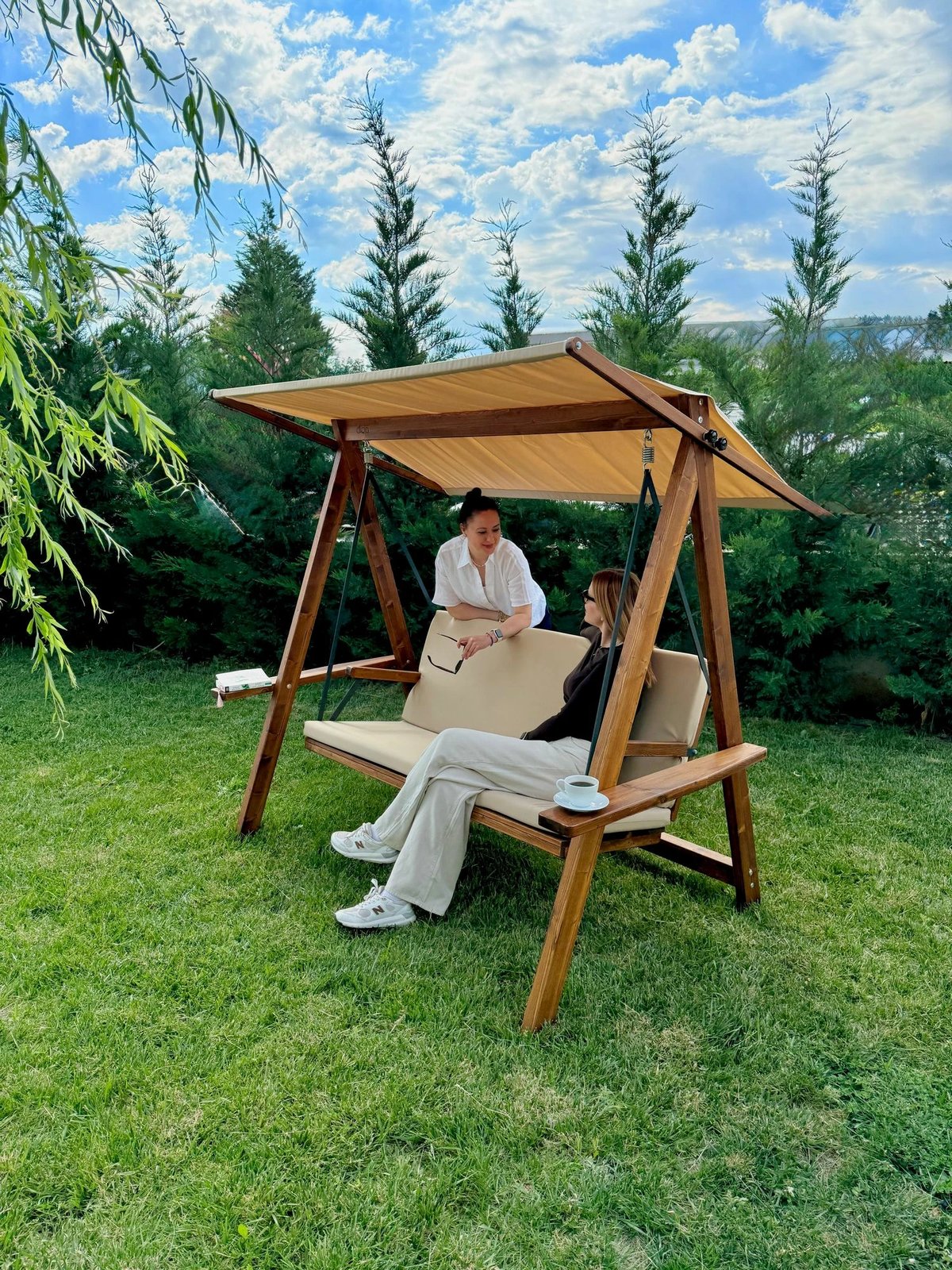 Karrige lëkundëse treshe për kopsht, ngjyrë deve, Skye Decor, Riva 2100