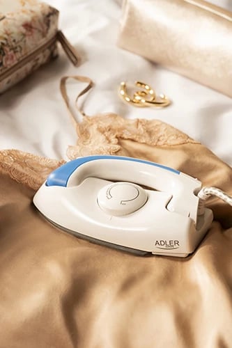 Hekur udhëtimi, Adler AD 5015, 700 W, dorezë palosëse, shollë jo-ngjitëse