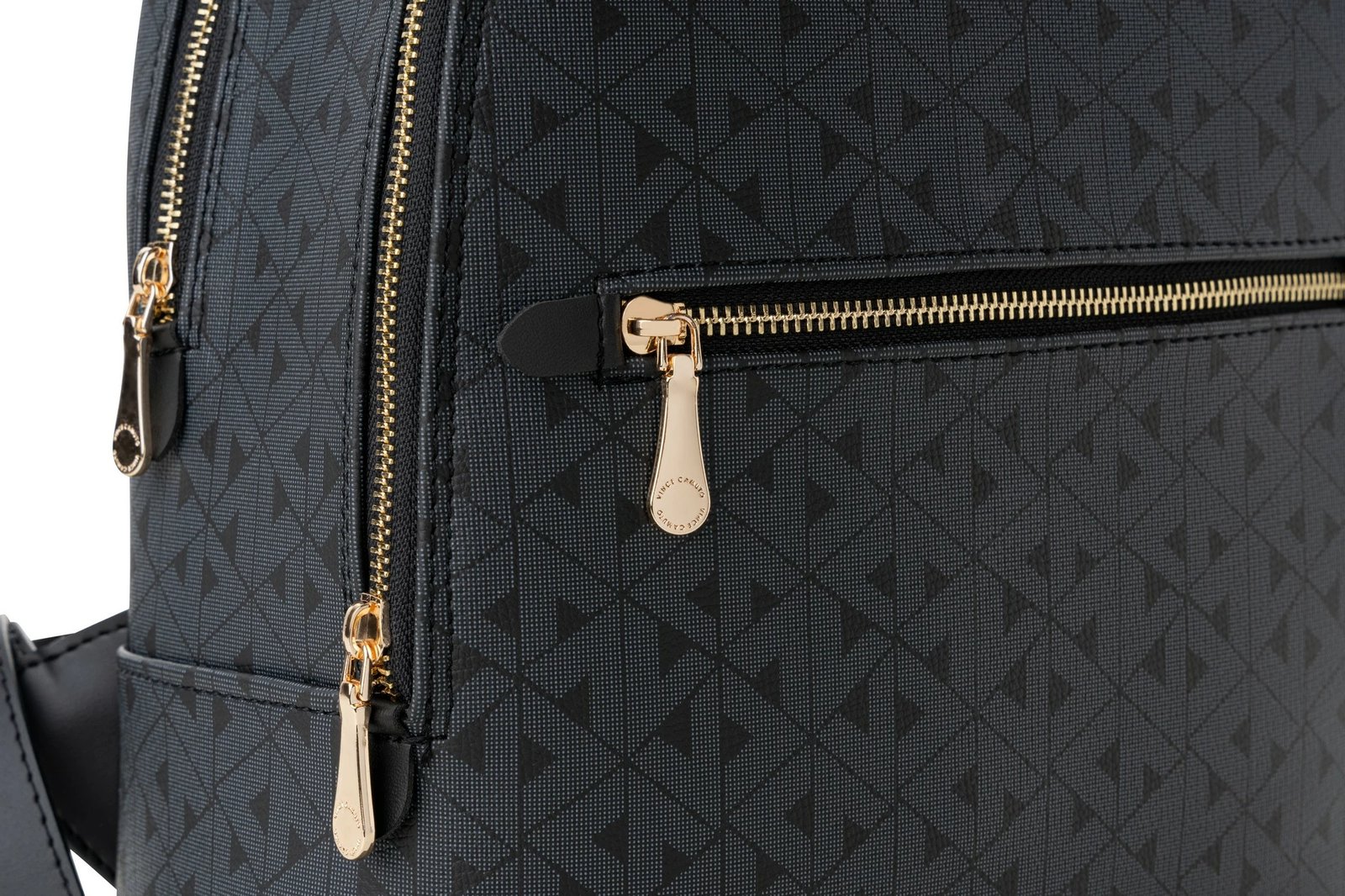 Çantë shpine Vince Camuto, Pescara, monogram, e zezë