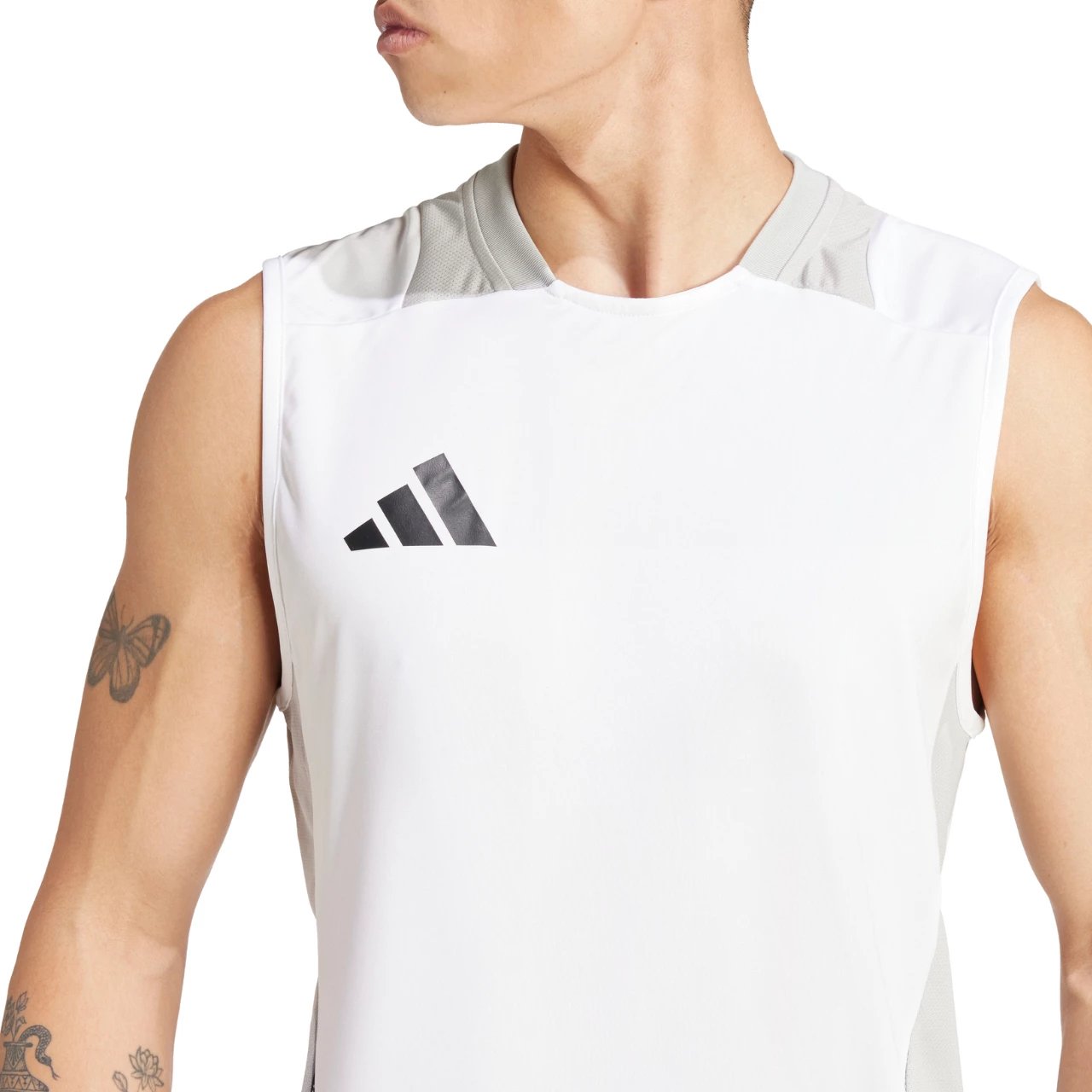 Maicë pa menge për meshkuj adidas, e bardhë