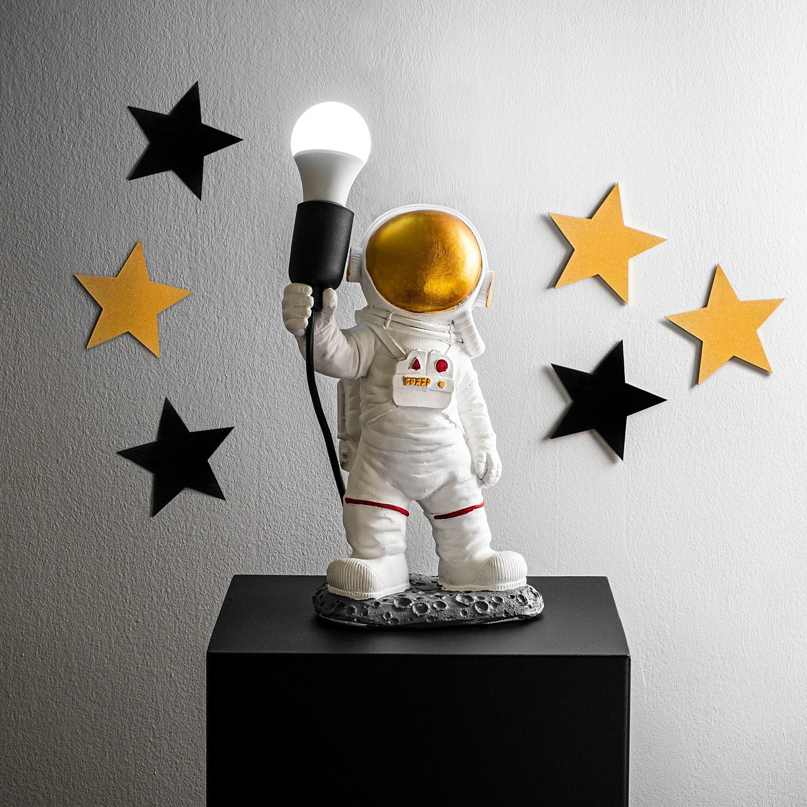 Llambë tavoline Opviq, astronaut, shumëngjyrëshe