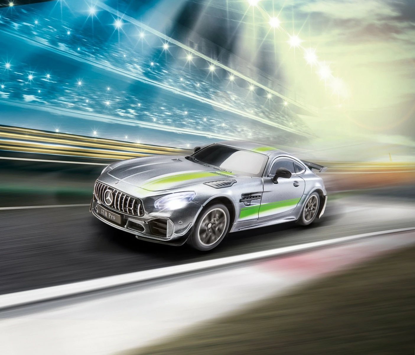 Makine me telekomandë Revell RC Mercedes-AMG GT R Pro, 1:24, Argjend/Jeshi/Kuqe