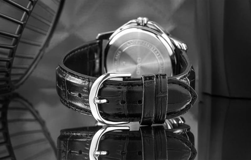 Orë dore për meshkuj Casio, e zezë