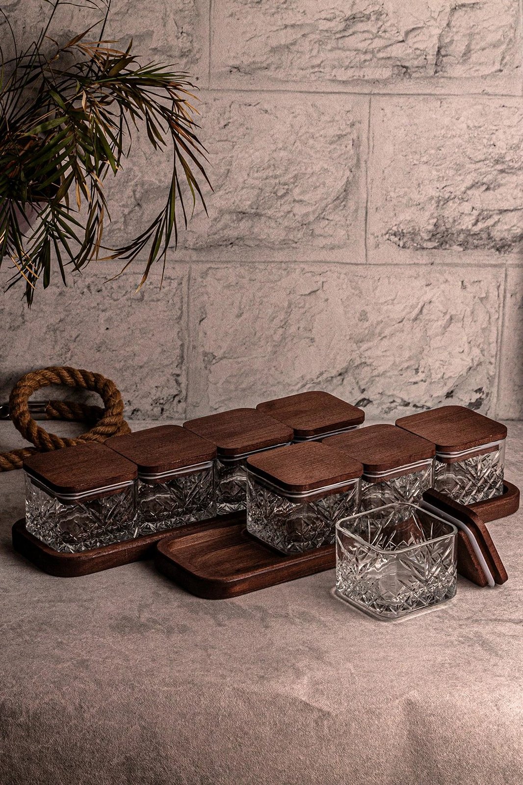 Set pjatash qelqi me kapak druri, 18 pjesë, Hermia Concept, Milla Kare 10 Set pjatash qelqi me kapak druri, 18 pjesë, Hermia Concept, Milla Kare 10