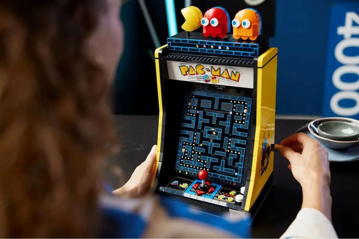 Set ndërtimi LEGO Icons 10323 Pac-Man Arcade Machine, 2651 pjesë, 18+, madhësi ekstra e madhe