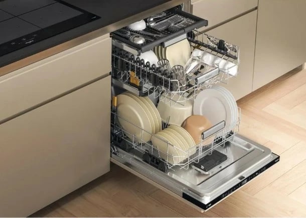 Lavastovilje e integrume Whirlpool W7IHT40T, 15 sete