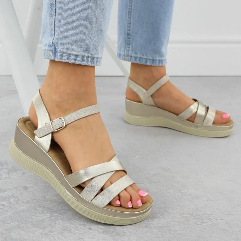 Sandale wedge femra Vinceza 15358, të arta