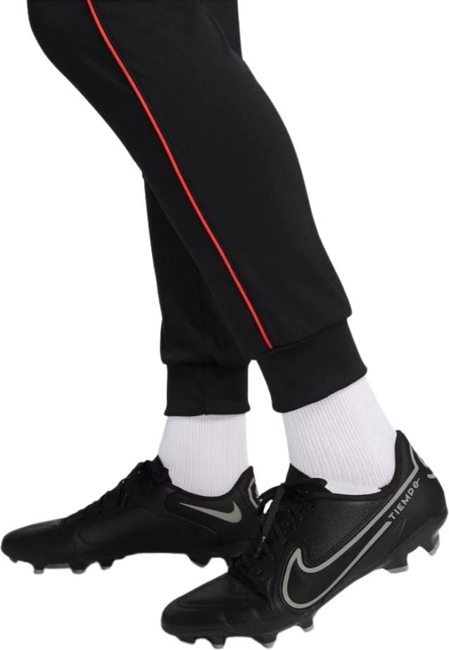 Pantallona sportive Nike për meshkuj, të zeza