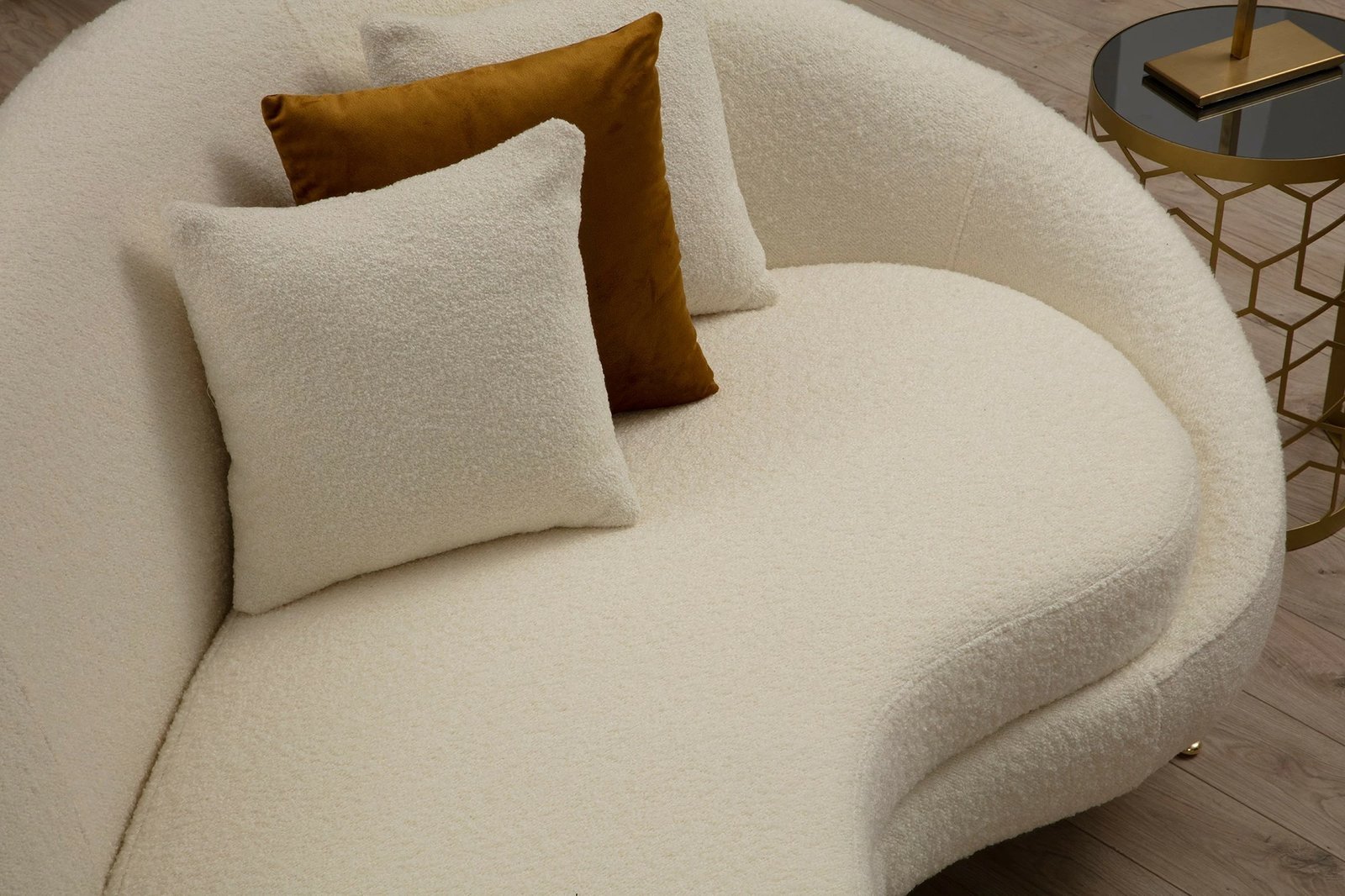 Divan treshe Atelier del Sofa, Eses, boucle krem