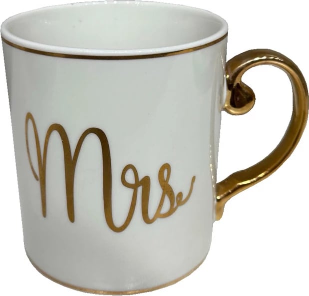 Filxhan Mrs Love, porcelan New Bone China, i bardhë me detaje të arta, 8x8x9cm Filxhan Mrs Love, porcelan New Bone China, i bardhë me detaje të arta, 8x8x9cm