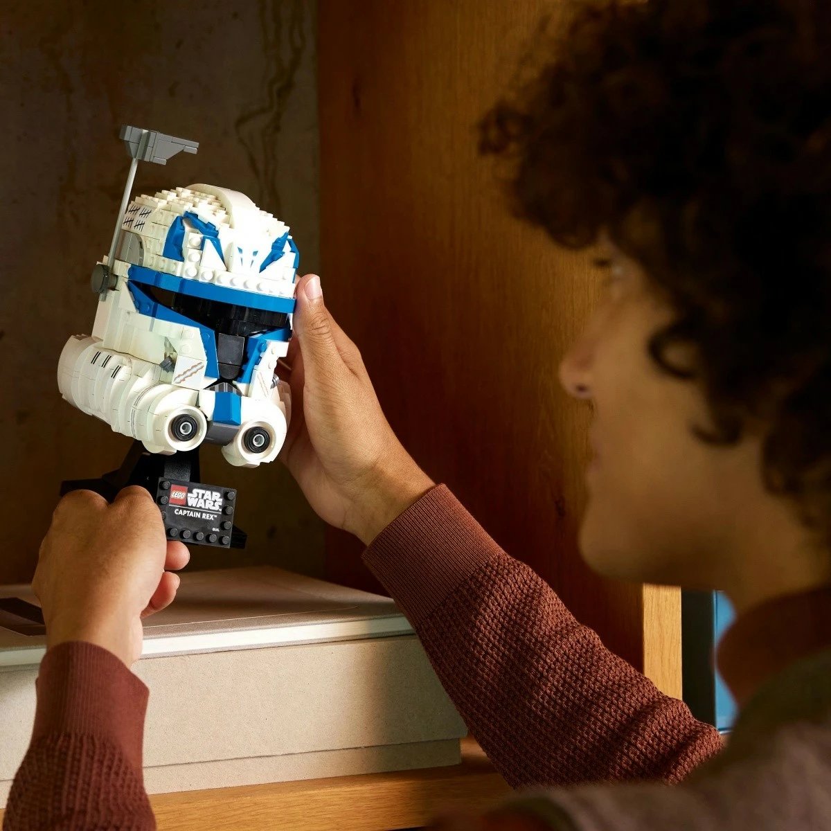 Set ndërtimi LEGO Star Wars Captain Rex Helmet 75349, 854 pjesë, për të rritur