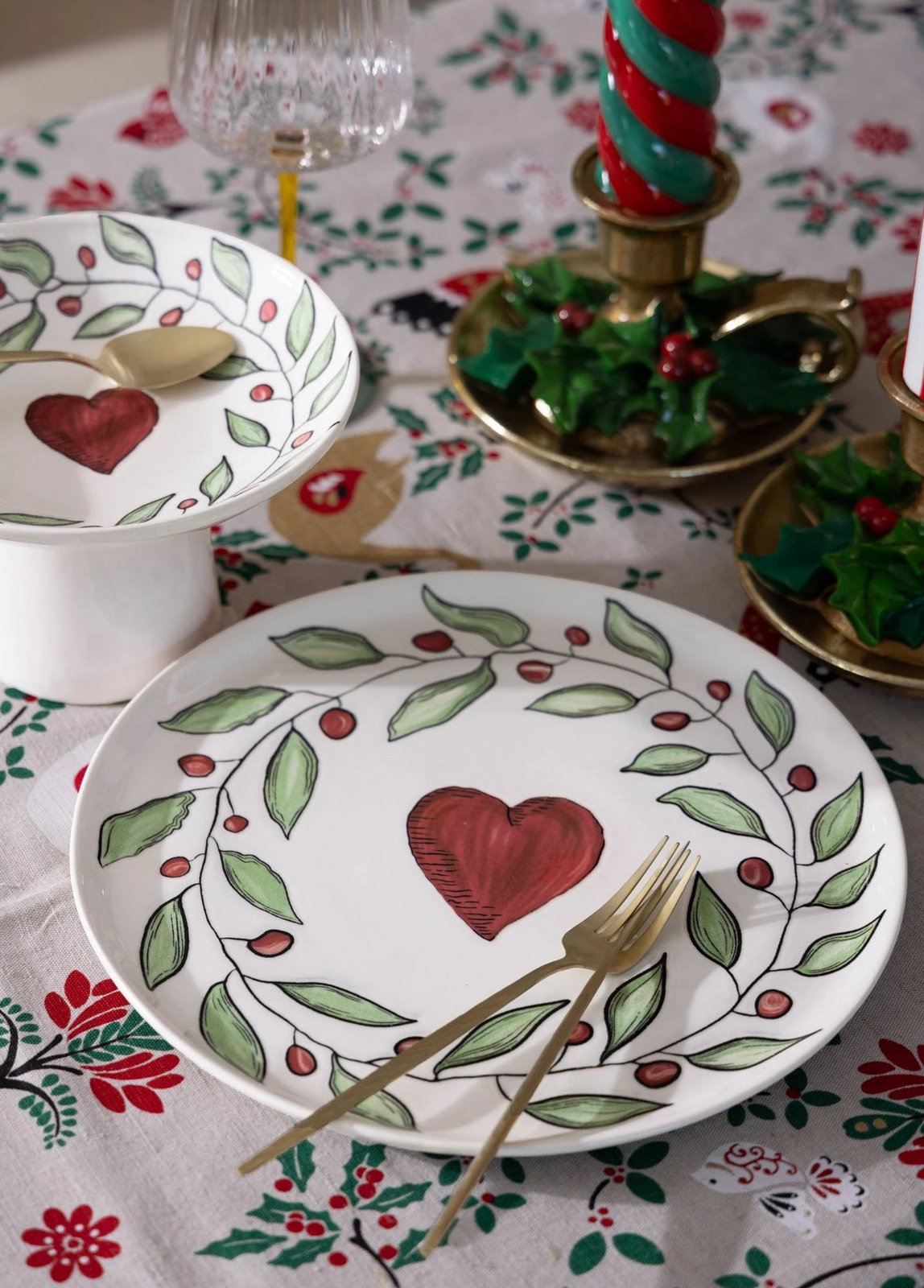 Pjatë shërbimi Hermia Concept, LUV0005, qeramike, e bardhë, e kuqe, e gjelbër, 30x30x1 cm