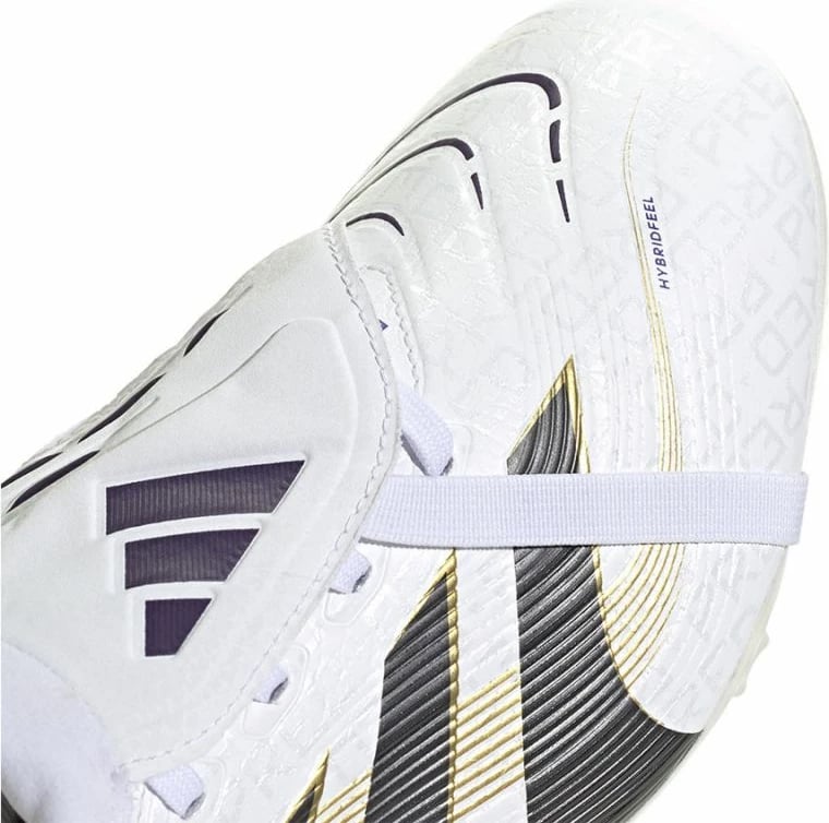 Atlete futbolli adidas për meshkuj, të bardha