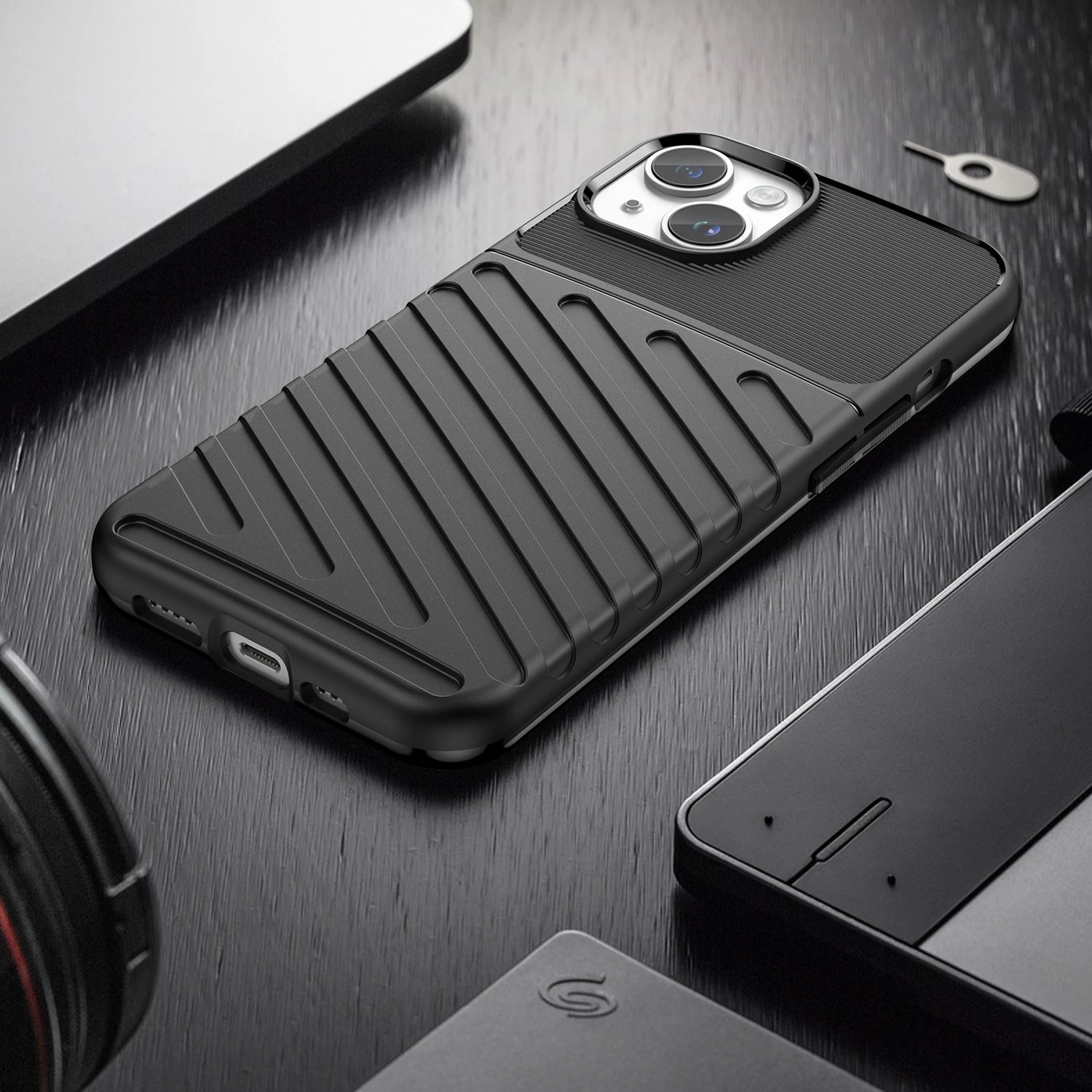 Mbështjellës iPhone 14 Plus Hurtel Thunder Case, i zi