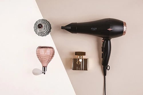 Tharëse flokësh, Adler AD 2244, 2000W, ION, 2 shpejtësi, 3 temperatura, funksion ajër i ftohtë, motor AC, difuzor dhe koncentrator, kabllo 3m, e zezë