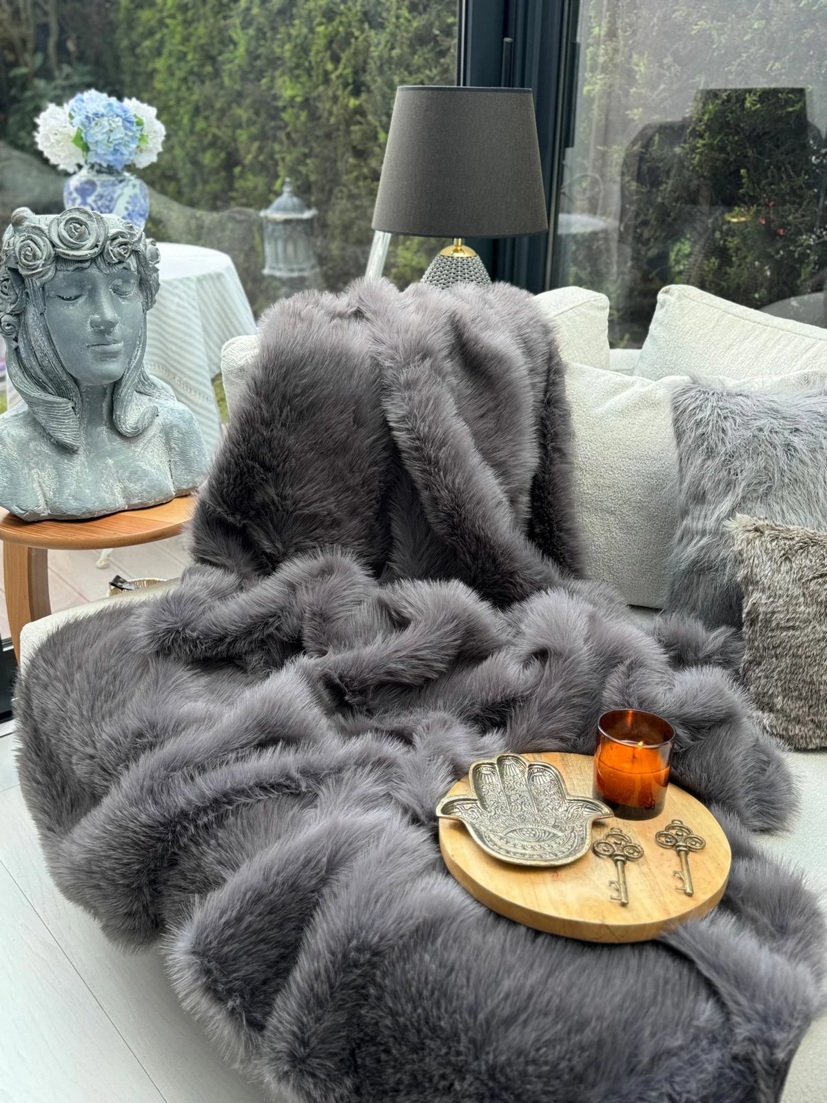 Shall për divan, ngjyrë antracit, Evila Originals, Lolita, 200x75cm