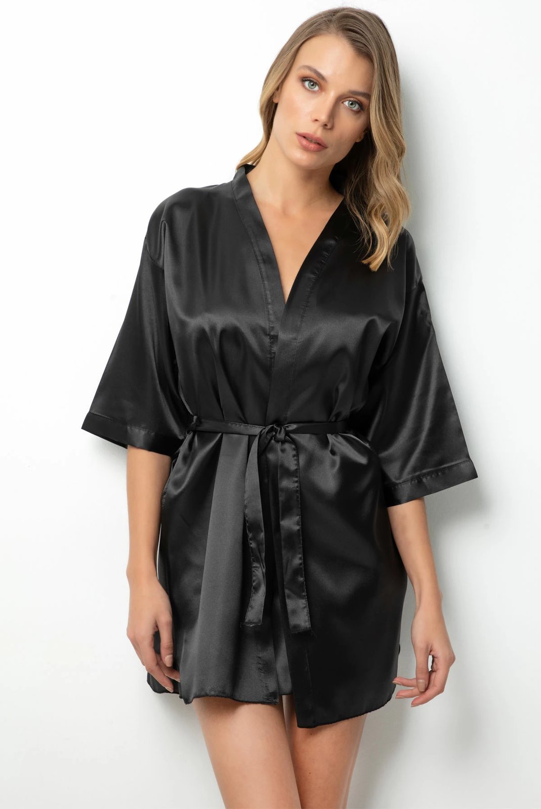 Pallto mëngjesi Jumeon, e zezë, 001-018050