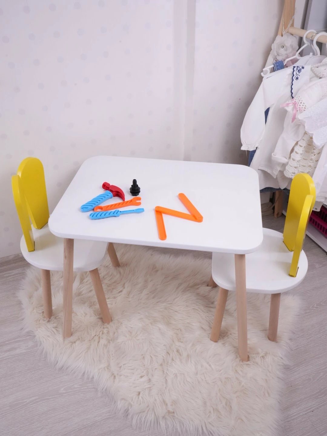 Set tavoline për fëmijë Hanah Home, Bunny, një karrige, e verdhë, e bardhë