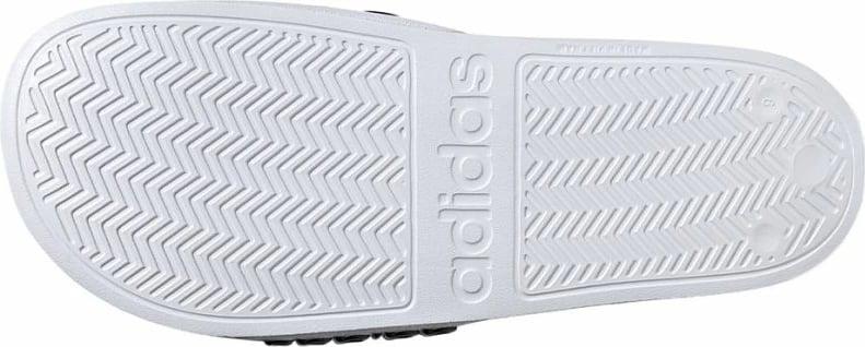 Papuqe adidas, të bardha