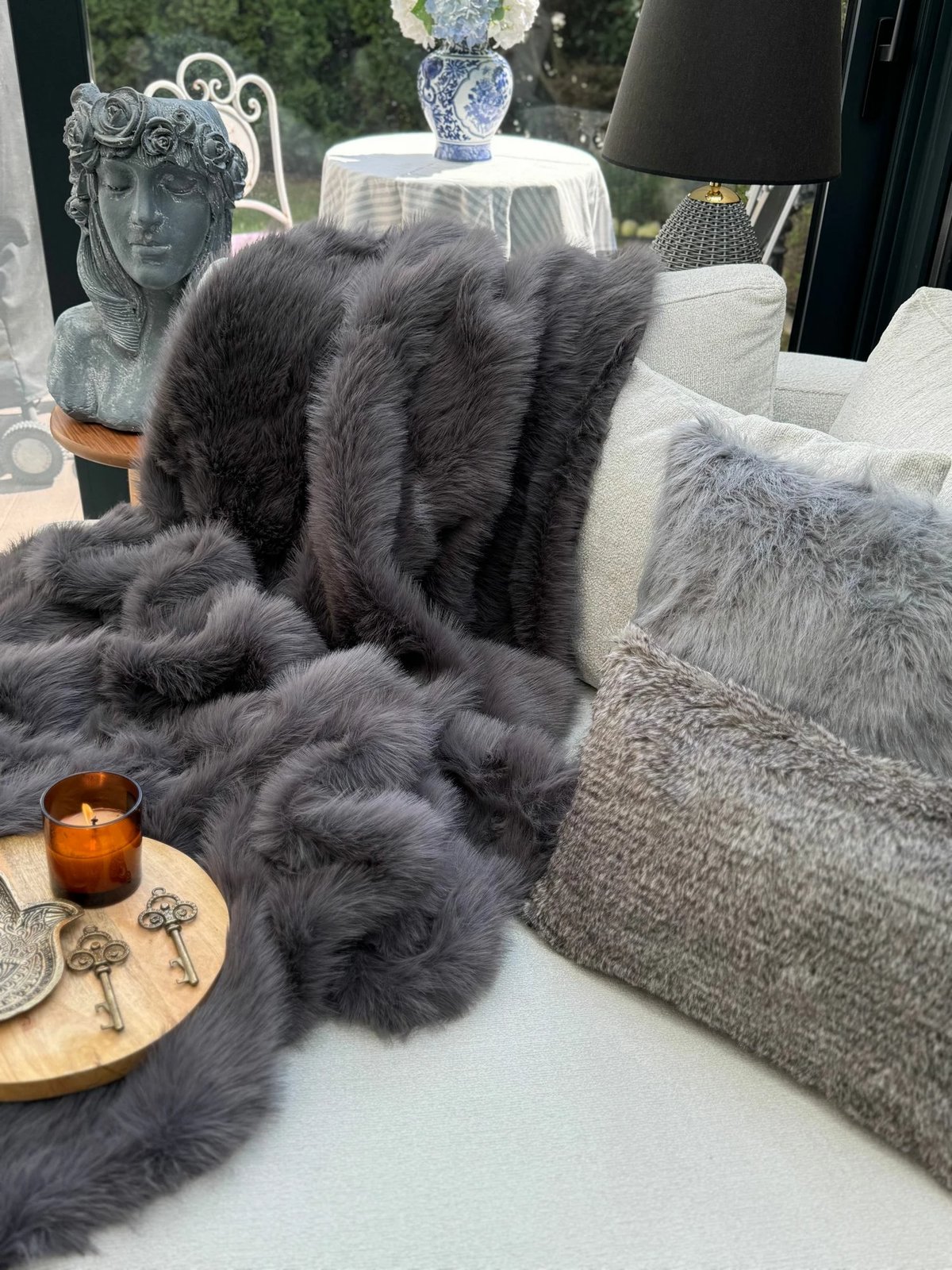 Shall për divan, ngjyrë antracit, Evila Originals, Lolita, 150x100cm