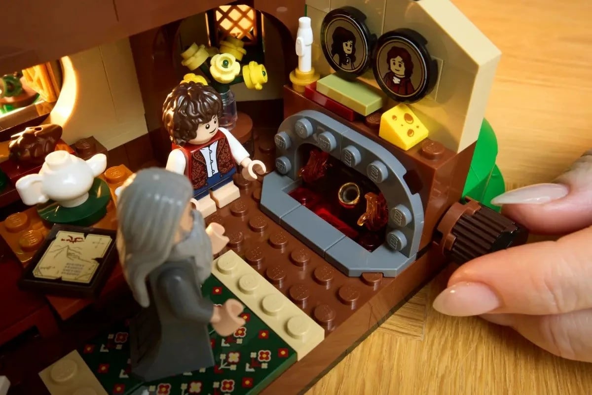 Set LEGO ICONS The Lord of the Rings: Shire 10354, për të rritur, shumëngjyrësh