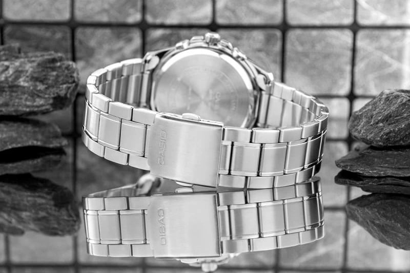 Orë dore për meshkuj CASIO, argjendtë me të kaltër