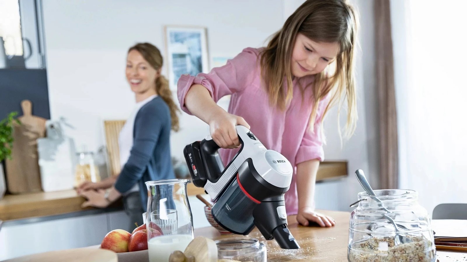 Fshesë me vakum BOSCH BCS 711XXL, e zezë Fshesë me vakum BOSCH BCS 711XXL, e zezë