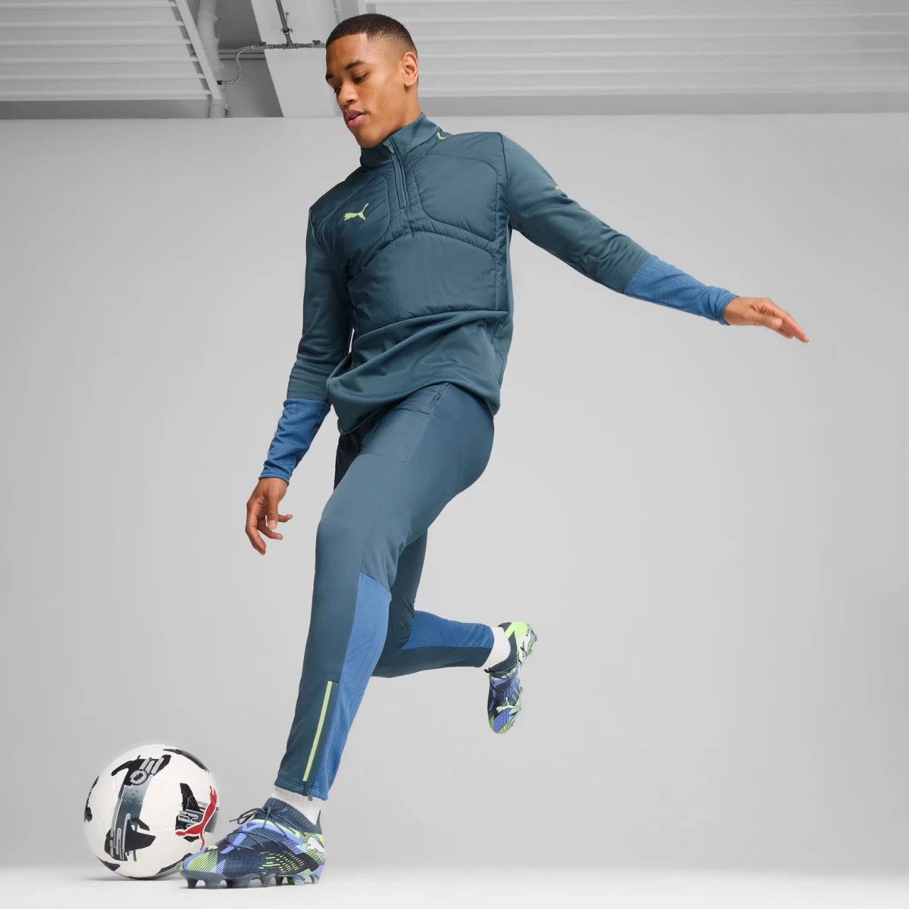 Atlete futbolli Puma për meshkuj Atlete futbolli Puma për meshkuj