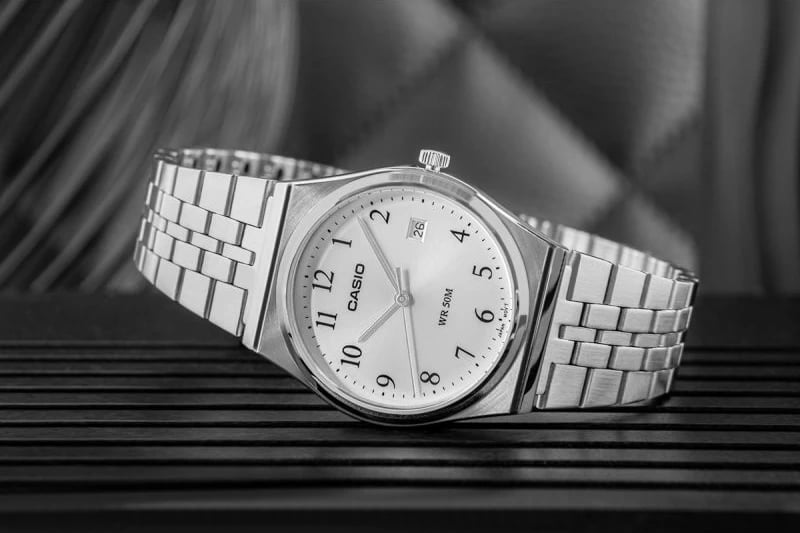 Orë dore për meshkuj Casio, argjend